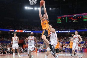 关于里程碑夜！上海久事内部沟通；CBA季后赛赛前刷纪录；震撼外界；身体对抗强度拉满的信息爱游戏体育APP下载